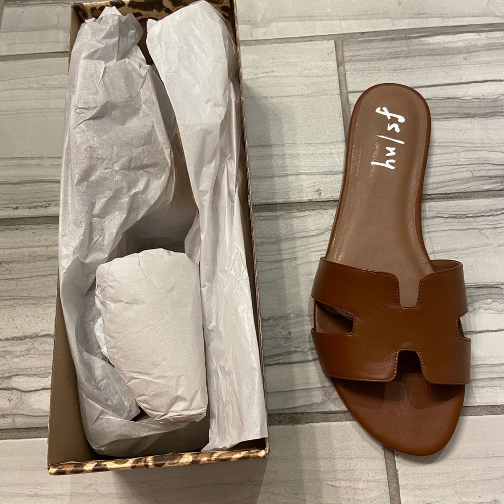 French Sole Alibi Sandal size 11